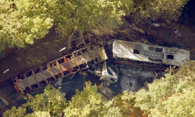 Γαλλία: Εικόνες φρίκης στον τόπο του πολύνεκρου δυστυχήματος