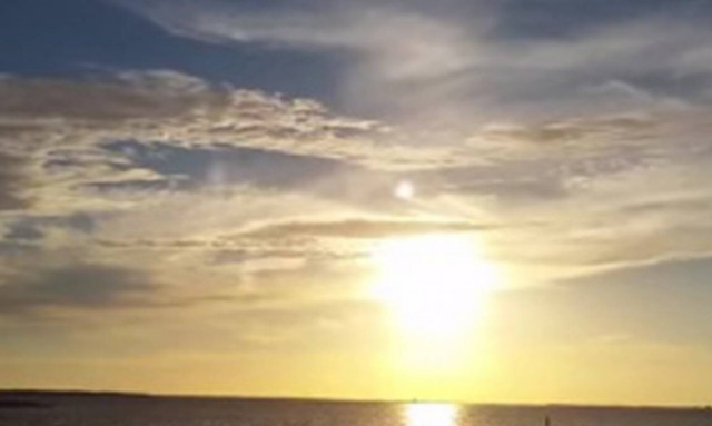 Κανείς δεν ξέρει τι ήταν η μυστηριώδης «σφαίρα» που εμφανίστηκε στον ουρανό (video)