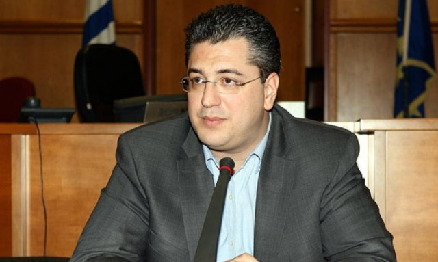 Τζιτζικώστας κατά κυβέρνησης: Προχειρότητα και φαρισαϊσμός