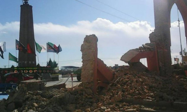 Σεισμός Αφγανιστάν: Ξεπέρασαν τους 215 οι νεκροί από τα φονικά 7,5 Ρίχτερ (videos+photos)