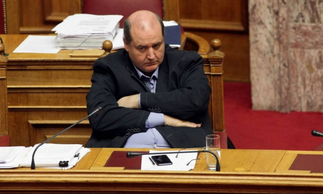 Φίλης: Ο εύπορος Τσίπρας, η εργαζόμενη σύζυγος και το ακριβό… «κρέας» της ιδιωτικής εκπαίδευσης