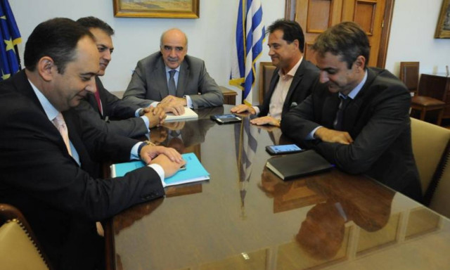 «Σφαγή» στη ΝΔ για το δαχτυλίδι του προέδρου