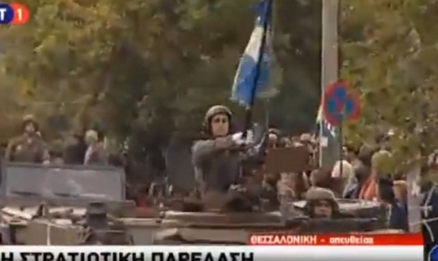 Γυναίκες στα άρματα – Δείτε τις κυρίες που τρέλαναν τη Θεσσαλονίκη (video)