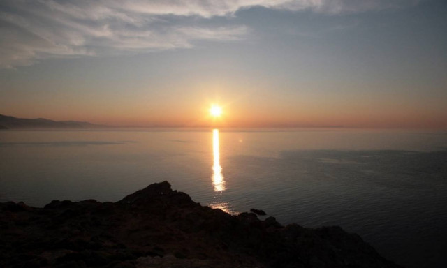 Ηλιόλουστος με λίγα σύννεφα ο καιρός της Πέμπτης (pics)