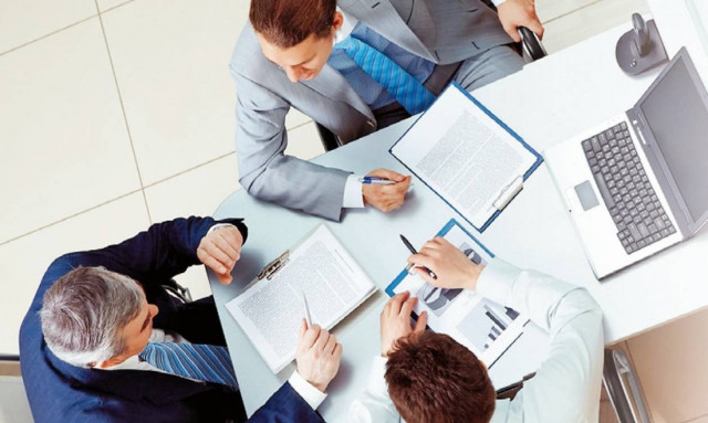 Αυτοί οι υπάλληλοι, πρέπει να απολύονται άμεσα!