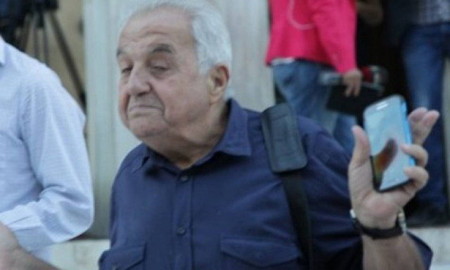 Και στις 100 δόσεις ο κυρ - Αλέκος!