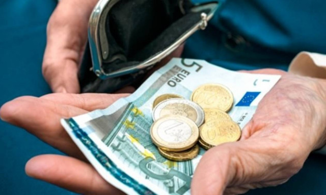 Μειώσεις στις συντάξεις και όσων εμπιστεύτηκαν την κυβέρνηση