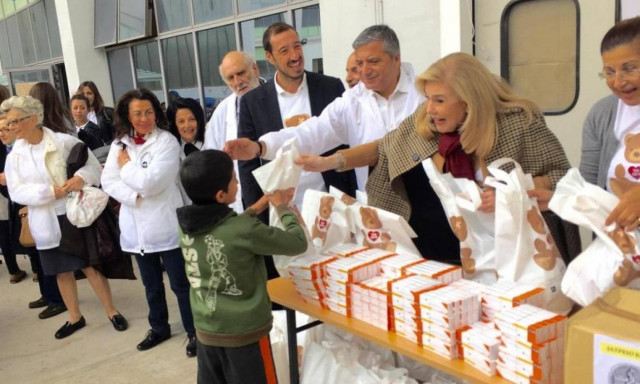 Παροχή ιατροφαρμακευτικής βοήθειας σε παιδιά προσφύγων στο Γαλάτσι