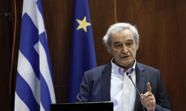 Χουντής: Διαφορετικά «μέτρα και σταθμά» της Κομισιόν για τα φαρμακεία