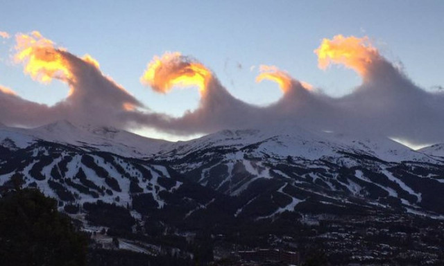 Σύννεφα για σέρφερς… Τι προκαλεί αυτό το εντυπωσιακό φαινόμενο; (video)