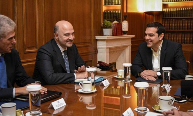 «Ναι μεν, αλλά» από τον Μοσκοβισί για το ελληνικό χρέος