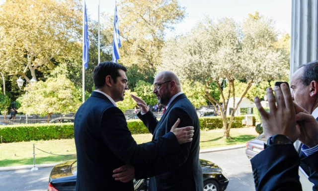 Επαναφέρει το σενάριο έκτακτης ανάγκης ο Σουλτς