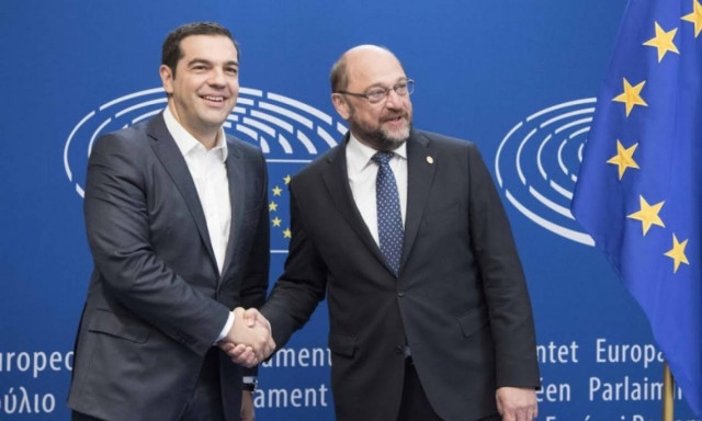 Σε εξέλιξη συνάντηση Τσίπρα-Σουλτς στο Μαξίμου