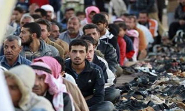 Σε μια σκηνή συνωστίζονται οι πρόσφυγες στα σύνορα Αυστρίας – Γερμανίας (video)