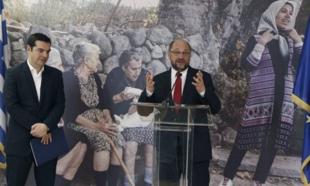 Με φόντο τη φωτογραφία των γιαγιάδων της Μυτιλήνης οι δηλώσεις Τσίπρα - Ευρωπαίων αξιωματούχων