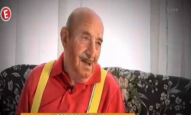 Η τελευταία τηλεοπτική συνέντευξη του Τσάκωνα: «Έχω βρει ποιο τραγούδι θα παίξουν στην κηδεία μου»