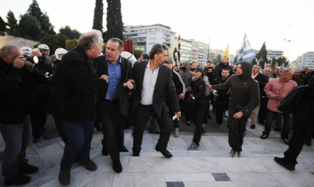 ΝΔ: Φασιστοειδή χτύπησαν τον Γιώργο Κουμουτσάκο