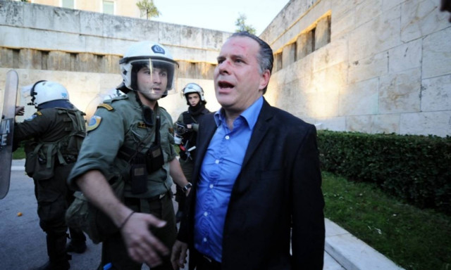 Το σοκαριστικό βίντεο της επίθεσης στον Γιώργο Κουμουτσάκο