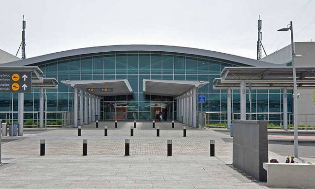 Το όνομα του Γλαύκου Κληρίδη στον Διεθνή Αερολιμένα Λάρνακας