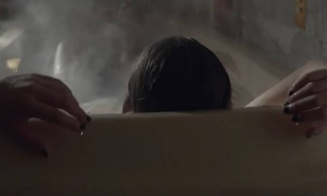 Η Ελληνίδα ηθοποιός, ο βίαιος σύντροφος και τα γυμνά πλάνα