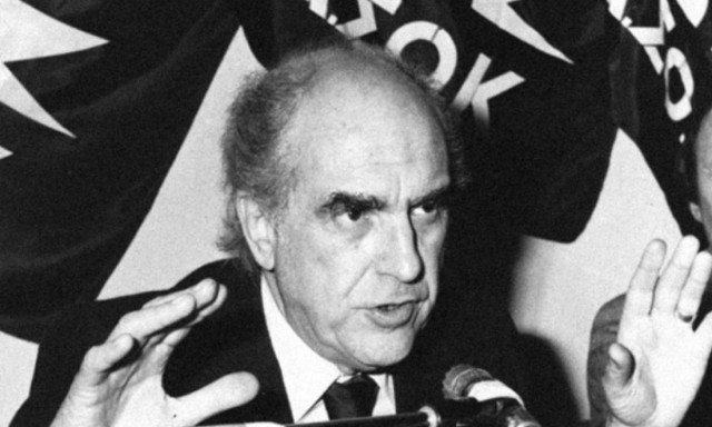 Στα «κάγκελα» οι ηλικιωμένοι - Κατάληψη σε ΚΑΠΗ για την «αποκαθήλωση»… του Ανδρέα!