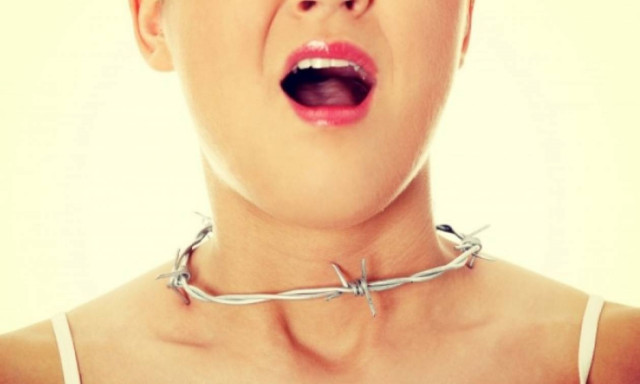 Απαλλαγείτε φυσικά από τον πονόλαιμο και τη βραχνάδα