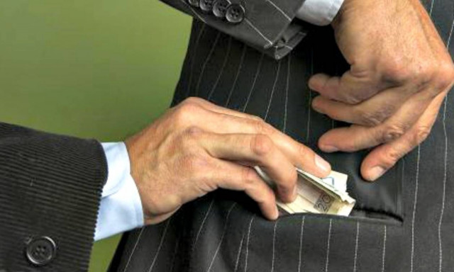 Η Ισλανδία στέλνει στη φυλακή τους διεφθαρμένους τραπεζίτες