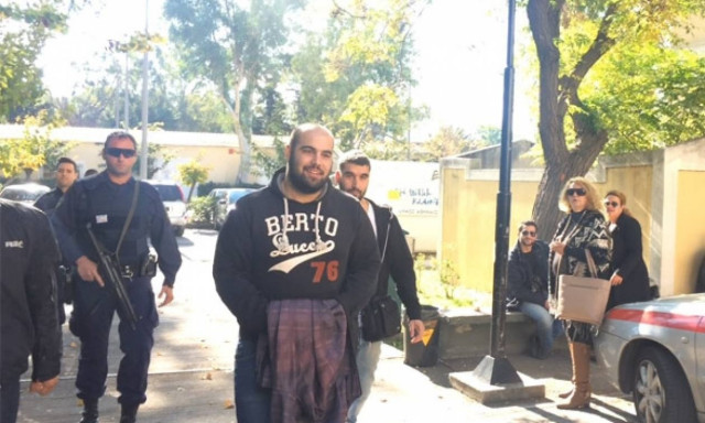 Στον Εισαγγελέα ο συλληφθείς που φέρεται οτι χτύπησε τον Κουμουτσάκο