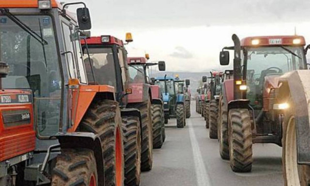 Δυναμικό αγροτικό συλλαλητήριο στον Τύρναβο - Κατέβηκαν τα τρακτέρ στην πόλη