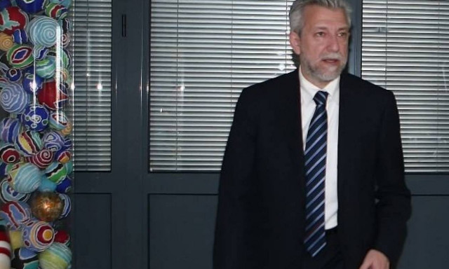 Με τον Πετρούνια στον ΠτΔ έπρεπε να πάει ο Σπανουδάκης όχι ο... Κοντονής