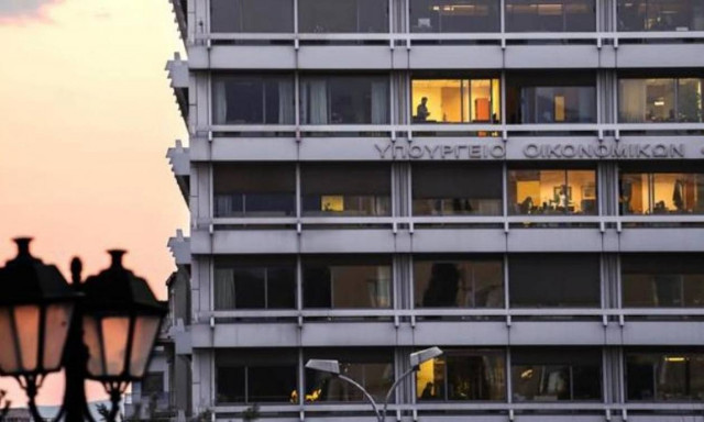 Νέο «αγκάθι» οι 100 δόσεις - Σε 12 δόσεις και οι νέοι φόροι πριν βγουν ληξιπρόθεσμοι