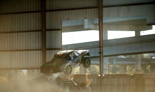 Αγώνες Εκτός Δρόμου: Recoil 3 το νέο video εκατομμυρίων χτυπημάτων