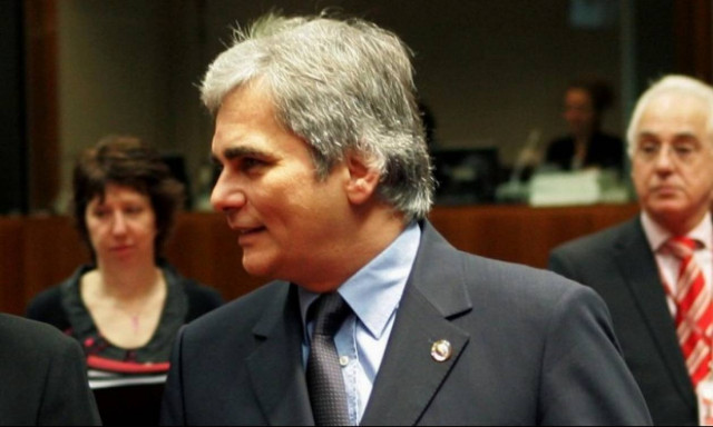 Φάιμαν: H E.E. πρέπει να προσφέρει στην Ελλάδα ένα πακέτο μέσων για την προσφυγική κρίση