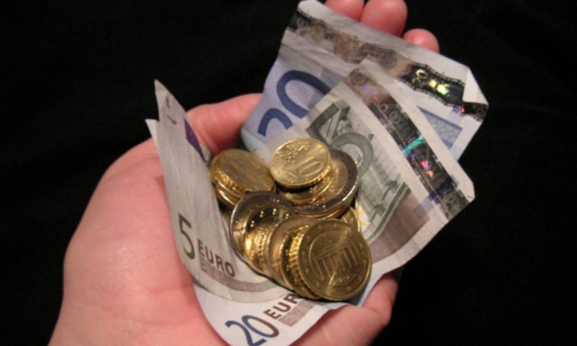 Η φορολογία «γονατίζει» τις επιχειρήσεις – Το κράτος «αρπάζει» το 55% του μισθολογικού κόστους