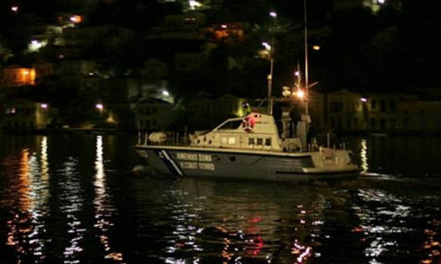 Χίος: Χαροπαλεύει μωρό που πέταξε στη θάλασσα δουλέμπορος