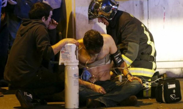 Επίθεση Παρίσι: Δύο Έλληνες αφηγούνται τη βραδιά του μεγάλου μακελειού