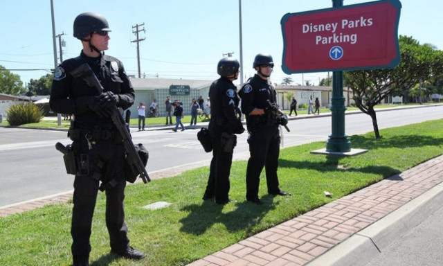 Επίθεση Παρίσι: Κλειστά τα μουσεία, η όπερα και η Disneyland