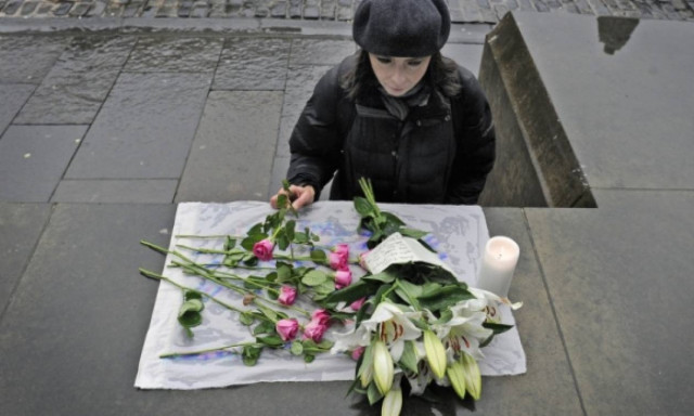 Επίθεση Παρίσι: Εκατοντάδες άτομα έδωσαν το «παρών» σε επιμνημόσυνη δέηση στο Εδιμβούργο