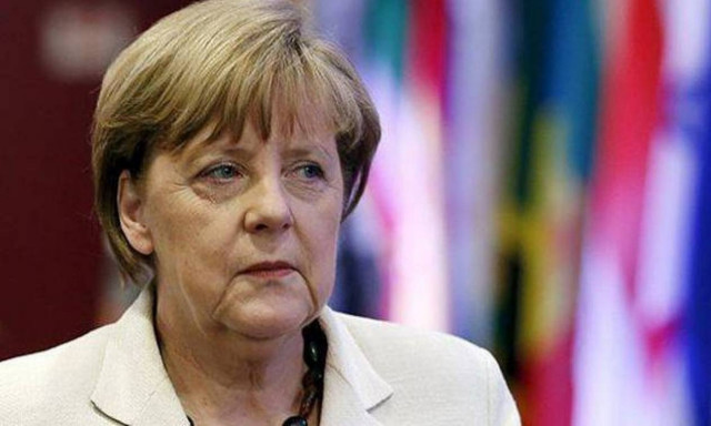 Η Μέρκελ και οι υπουργοί της θα παρακολουθήσουν συμβολικά τον αγώνα Γερμανία-Ολλανδία