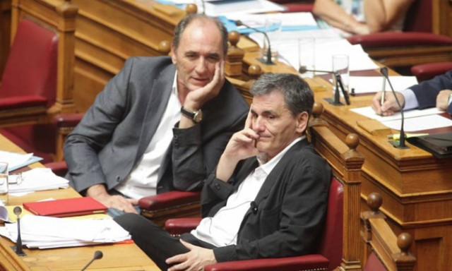 Στο Μαξίμου Τσακαλώτος και Σταθάκης