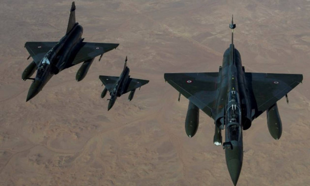 Επίθεση Γαλλία: Άμεση απάντηση της Γαλλίας - Βομβάρδισε το προπύργιο του Ισλαμικού Κράτους