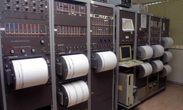 Η μανία του Εγκέλαδου χτυπά ανελέητα τη Λευκάδα