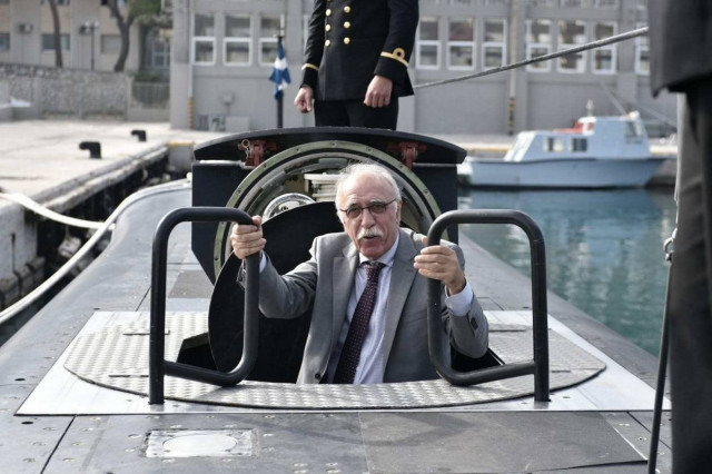 Επίσκεψη ΑΝΥΕΘΑ Δημήτρη Βίτσα στο Ναύσταθμο Σαλαμίνας (pics)