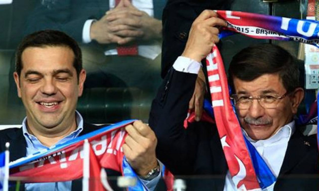 Ασέβεια από τους Τούρκους: Αποδοκιμασίες στον ελληνικό εθνικό ύμνο (vid)