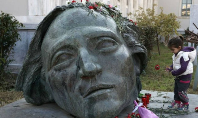 Επέτειος Πολυτεχνείου: Κατάθεση στεφάνων από την πολιτική ηγεσία και φορείς