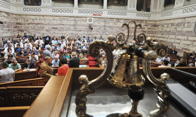Την ΚΟ του ΣΥΡΙΖΑ ενημερώνει το οικονομικό επιτελείο για το νομοσχέδιο