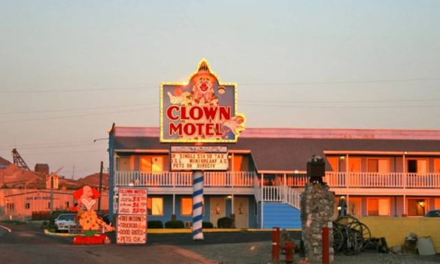 Αν σας τρομάζουν οι κλόουν αυτό είναι το ξενοδοχείο εφιάλτης (photos)