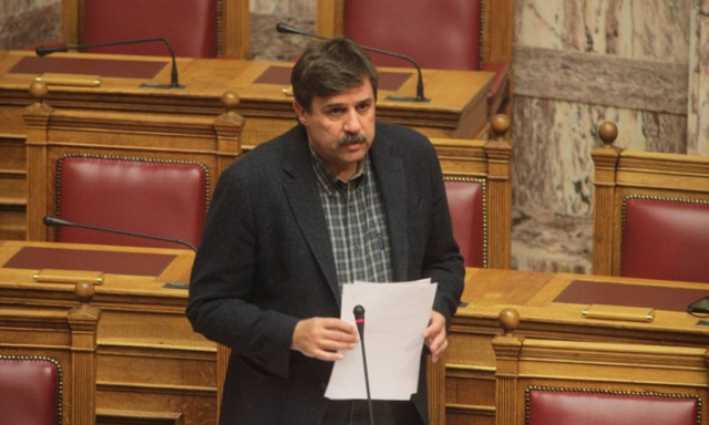 Χωρίς επιχειρήματα ο Ξανθός στη Βουλή για την καταστροφή της εγχώριας παραγωγής φαρμάκου (video)