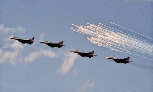 Βυτιοφόρα του Ισλαμικού Κράτους βομβαρδίζουν οι Ρώσοι