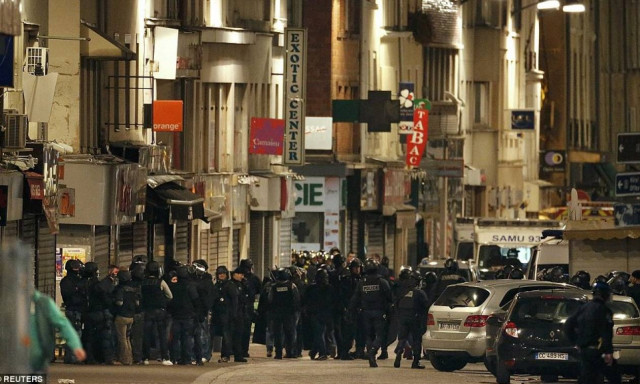 Με καρφιά, βίδες και εκρηκτικά ήταν ζωσμένη η καμικάζι στο Σεν Ντενί